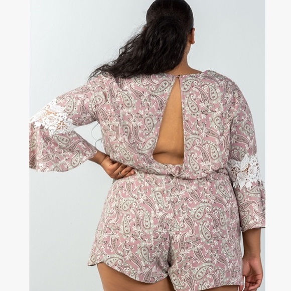 Plus Size Mauve & Floral Crochet Sleeves Surplice - Picture 5 of 7